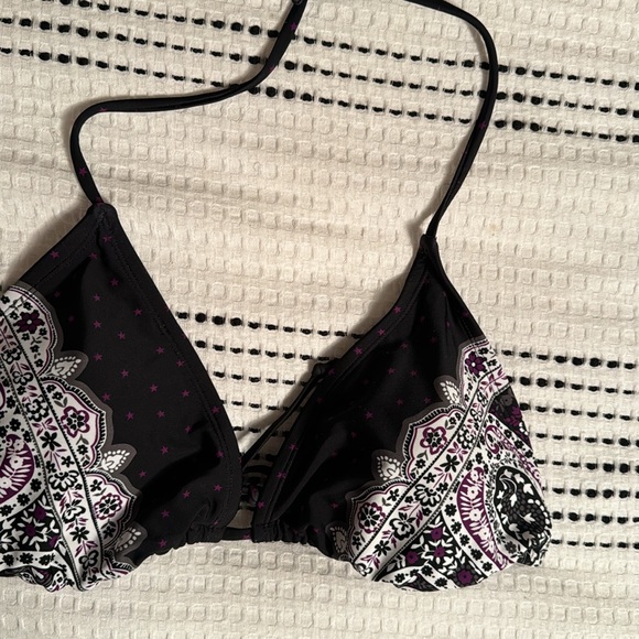 NWT Women’s, Beautiful Converse bikini - Picture 5 of 6